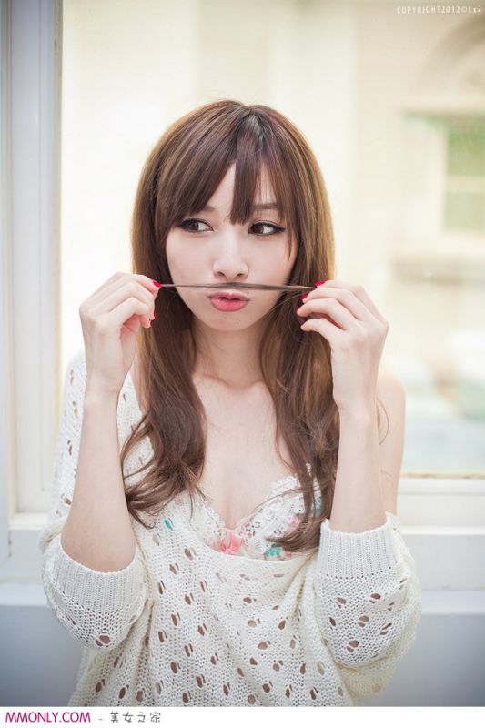 清纯可爱美女闺房迷人写真