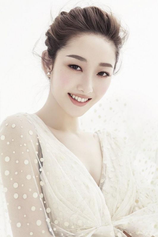 甜美白纱美女蒋梦婕高清写真