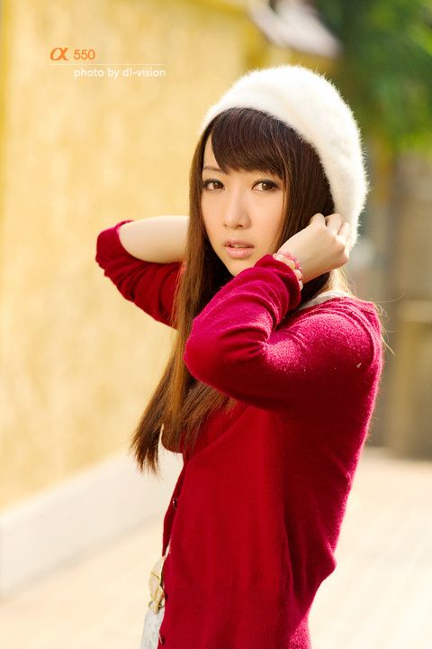 美丽萌妹子街头写真拍摄