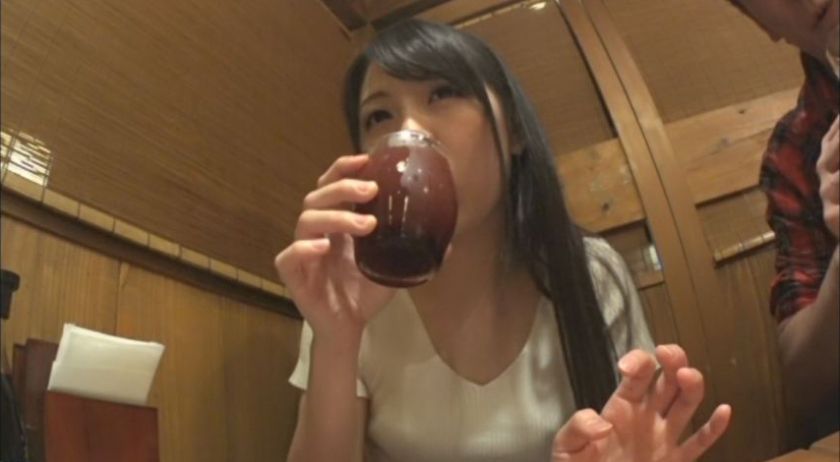 混酒吧的女人番号302GERK024