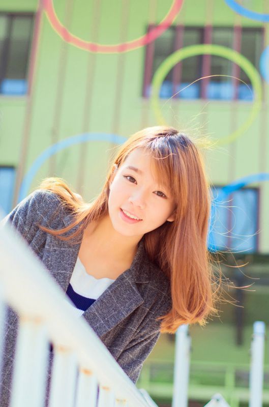 街拍甜美可爱美女高清迷人写真