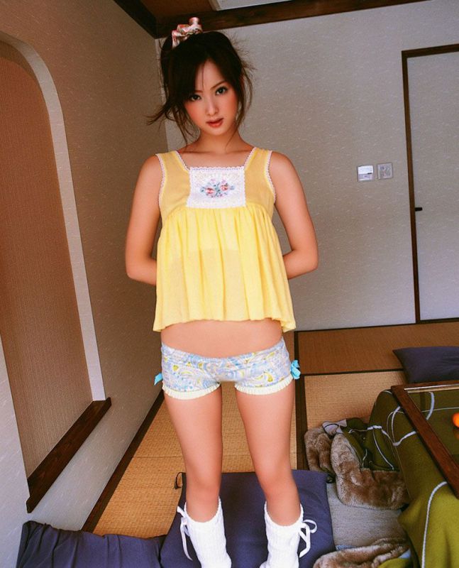 日本美女佐佐木希泳装诱人写真