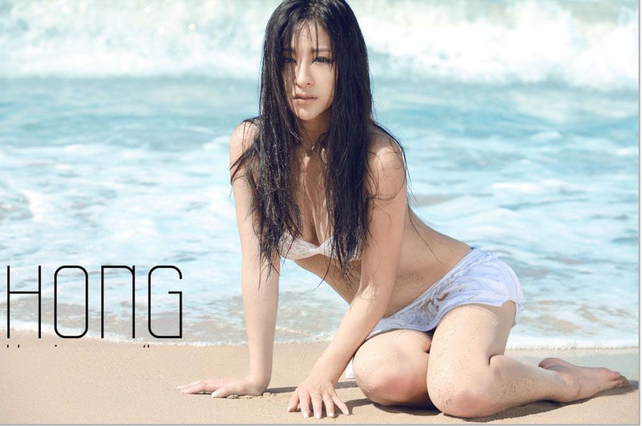 海南萌妹子比基尼海滩性感写真