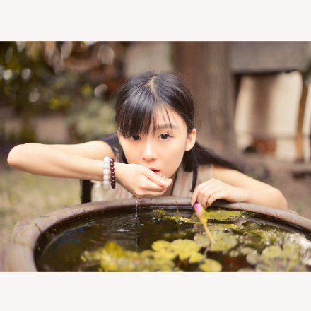 清纯美女高清街拍大片