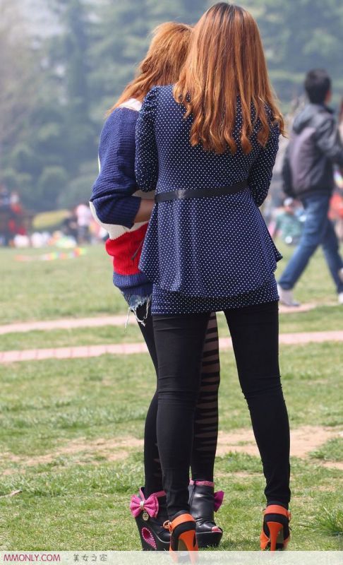 街拍公园非主流美女高清写真