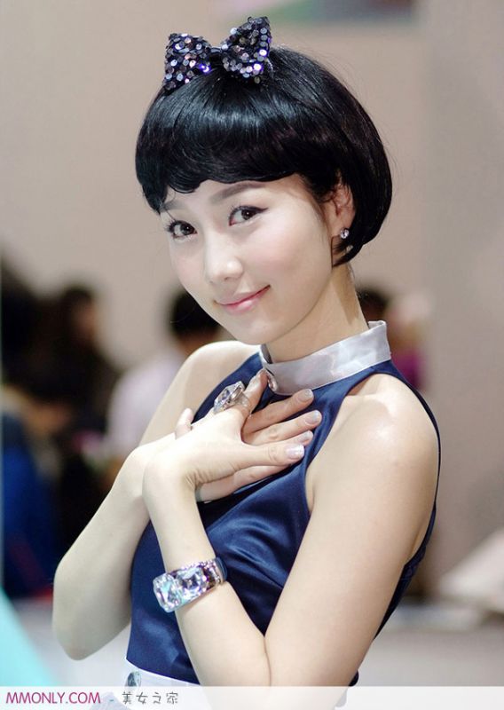 韩国香肩美女可爱高清写真