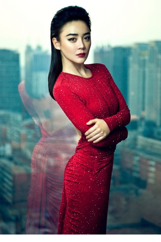 袁姗姗妖娆紧身红裙秀美臀美背