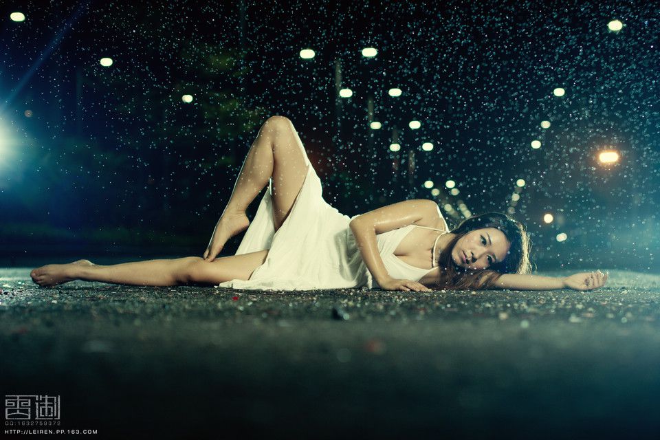 性感雨夜精灵湿身诱惑写真