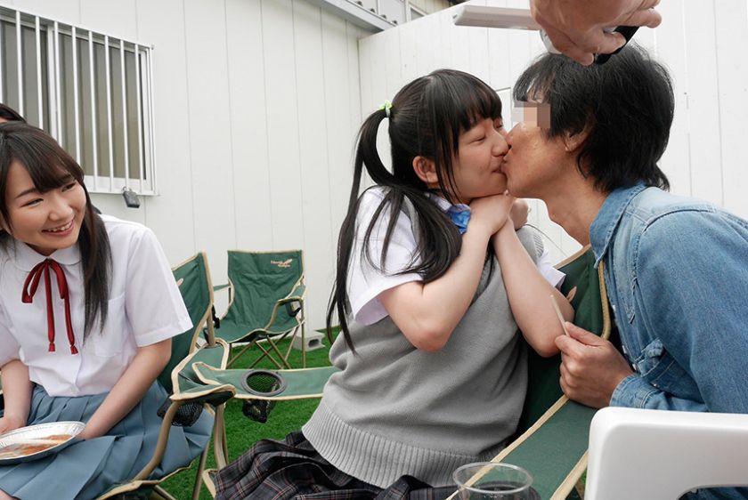 烧烤狂欢节互换女友番号201LOVE362