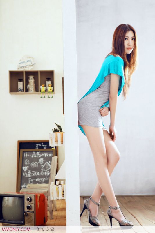 性感美胸美腿美女私房写真