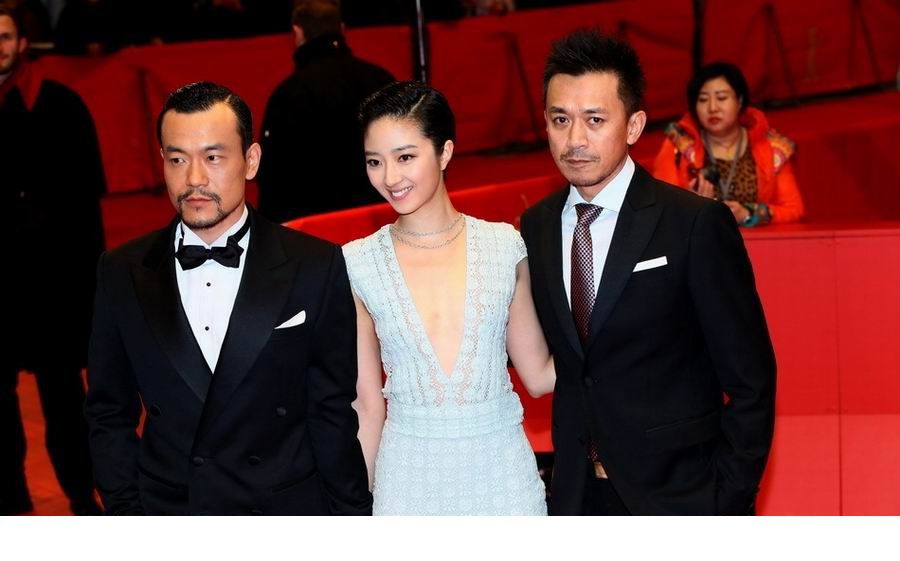 长裙美女桂纶镁性感高清活动照