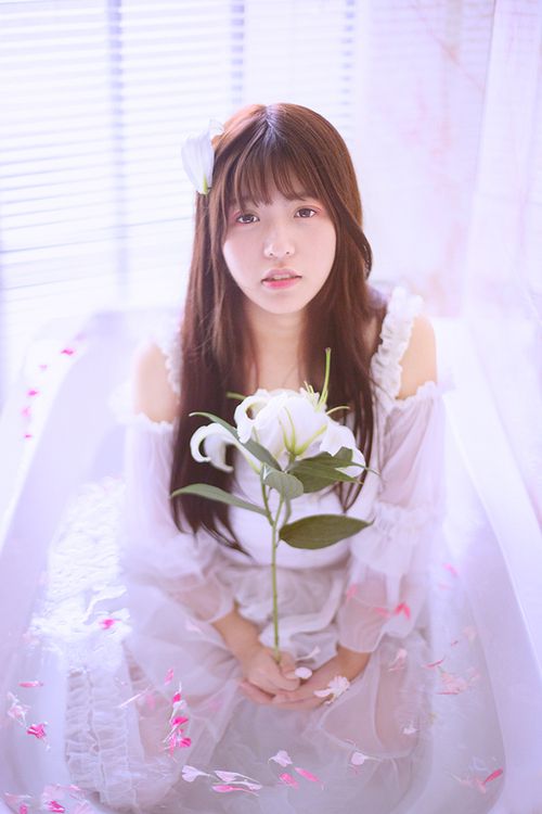 清纯少女浴室高清写照