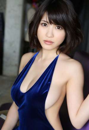 日本美女岸明日香私房美胸诱惑写真