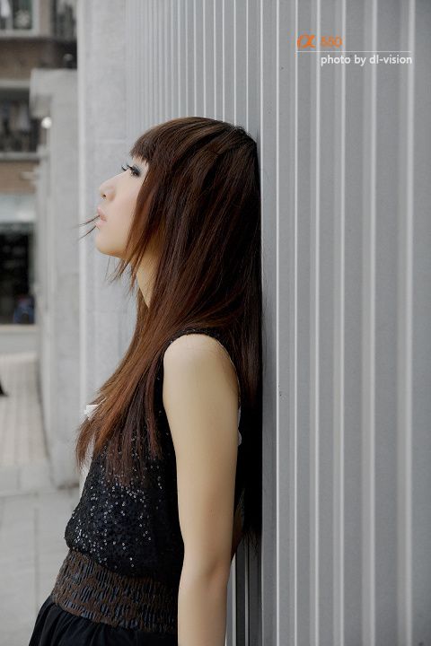 美丽萌妹子街头写真拍摄