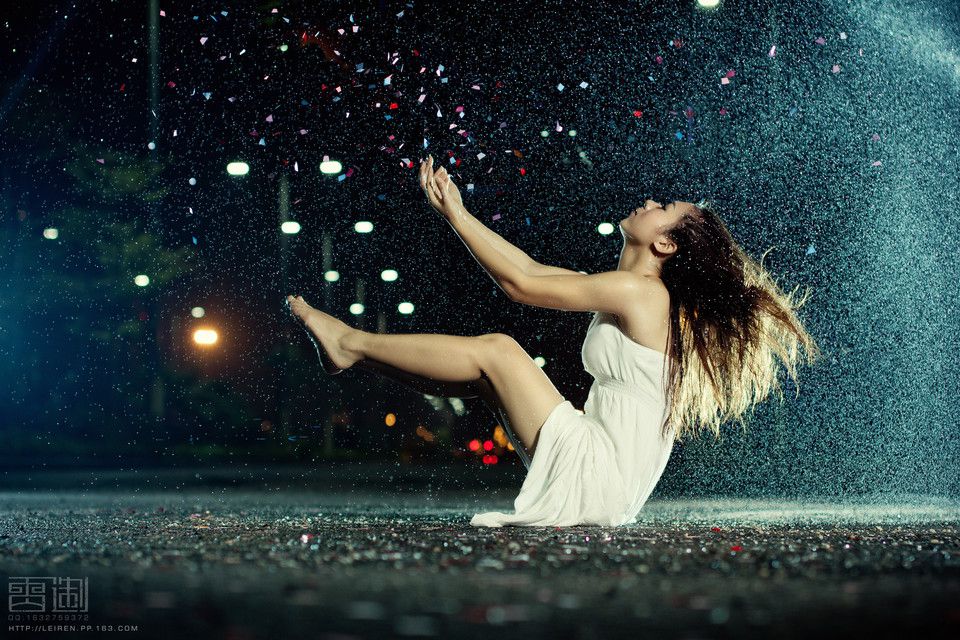 性感雨夜精灵湿身诱惑写真