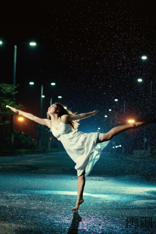 性感雨夜精灵湿身诱惑写真