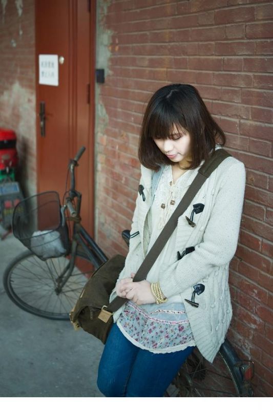 清新可爱美眉户外高清写真