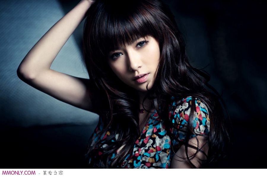 天真萌妹子可爱迷人写真