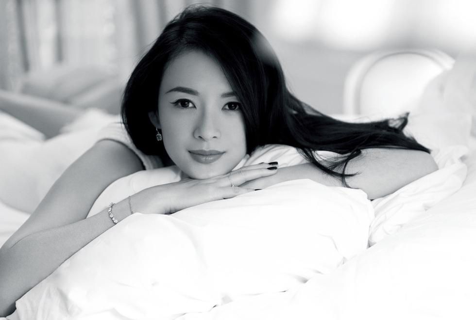 章子怡性感红唇时尚高清写真