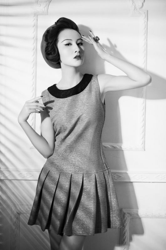 简约复古清纯美女高清写真