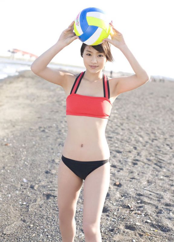 翘臀美女户外高清写真