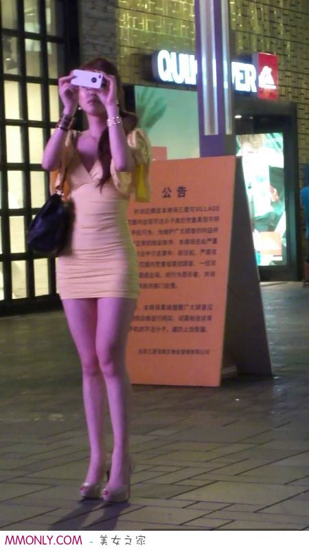 夜晚街拍美腿美女高清写真