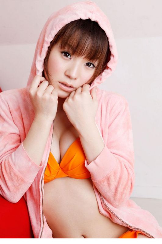 日本性感酥胸美女高清写真