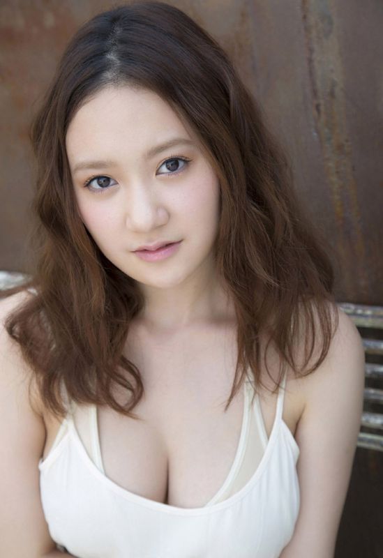 日本爆乳美女叶月梦私房性感写真