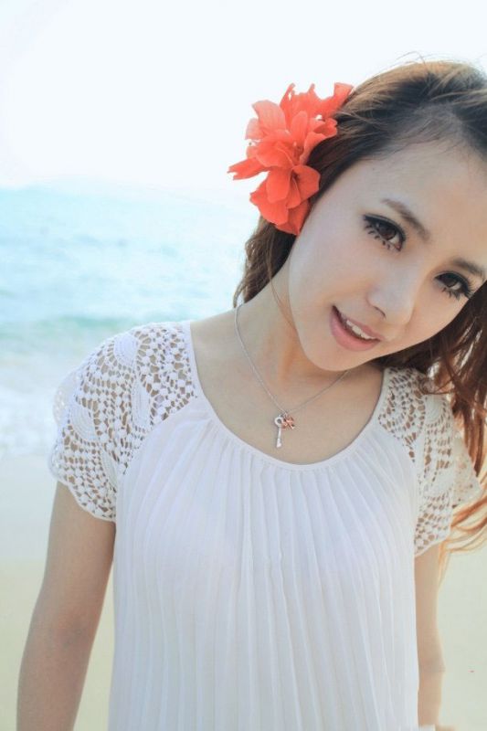 清纯美女海边迷人写真集