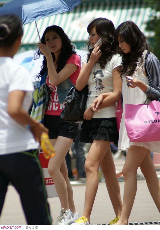 街拍超短裙美女高清写真