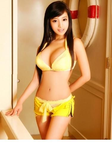 性感酥胸美女室内高清写真