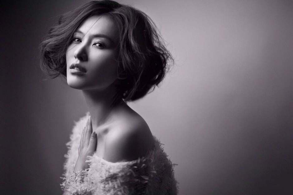 短发美女徐洁儿黑白高清写真
