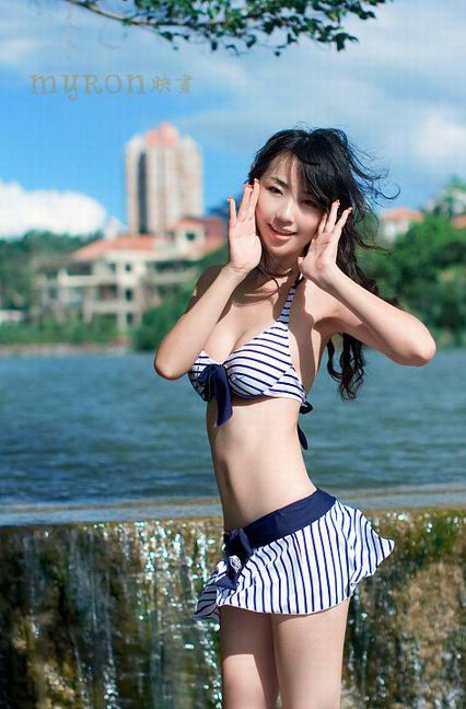 性感泳装美女户外高清写真