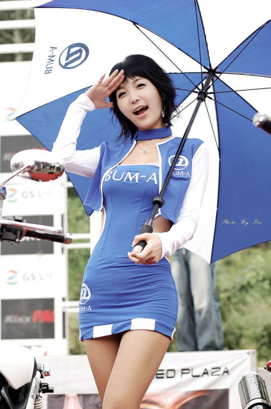 韩国车模方恩英可爱迷人写真