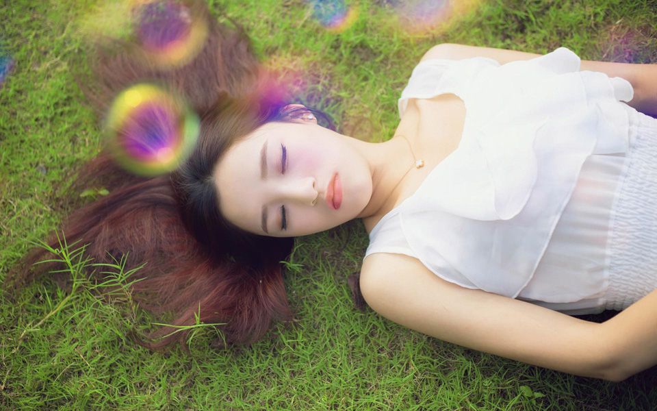 夏日清纯美女户外美照