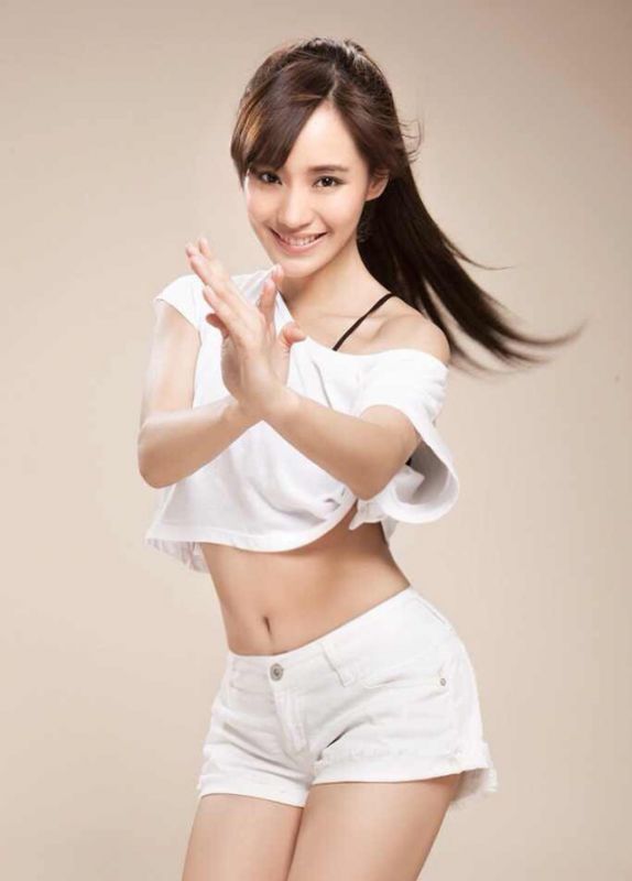 演员王智性感火辣内衣秀