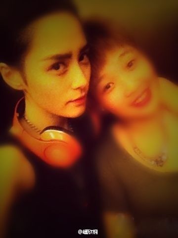 美女明星钟欣桐高清生活照