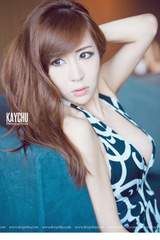 爆乳蓝色内衣美女私房写真
