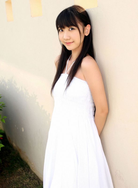 夏日可爱内衣美女户外诱人写真