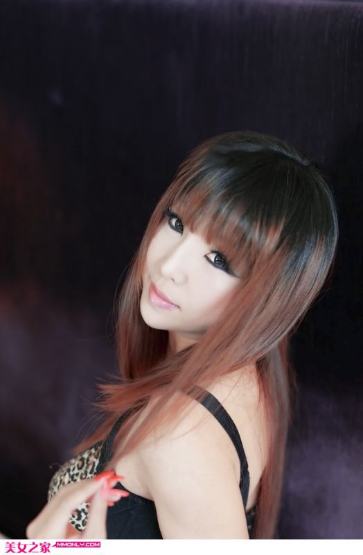 妖姬美女性感内衣诱人写真