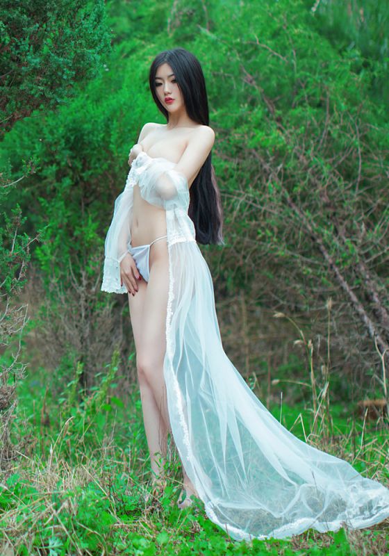 尤果美女金子熙户外性感写真照
