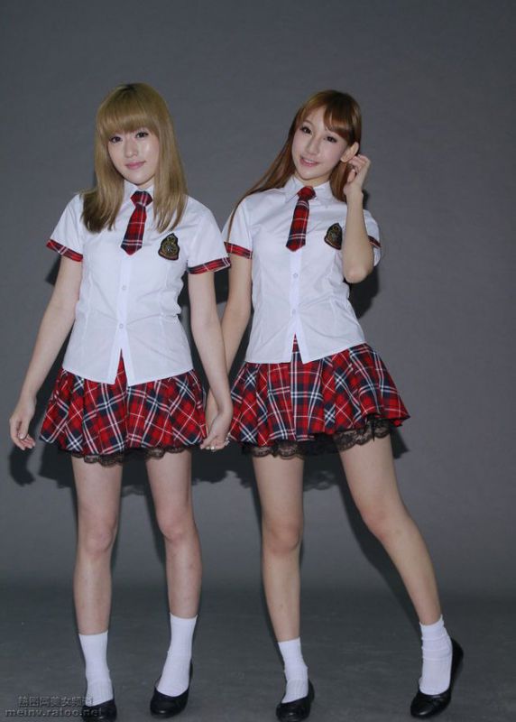 谢芷蕙制服美胸性感写真