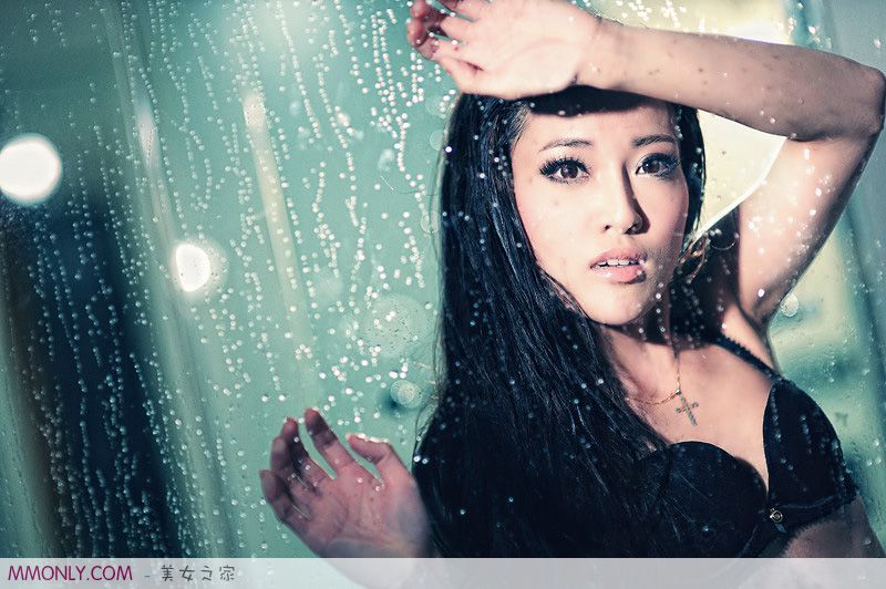 可爱美女私房白色迷人写真