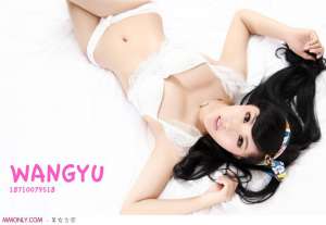性感爆乳美女闺房诱人写真