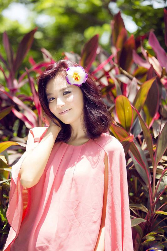 甜美女星刘涛杂志封面高清写真
