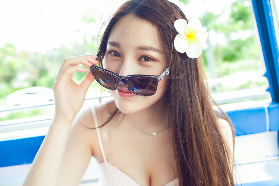 靓丽小清新美女刘奕宁户外高清写真