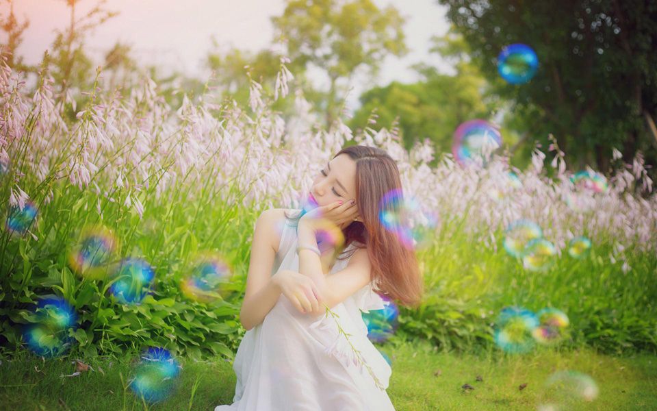 夏日清纯美女户外美照