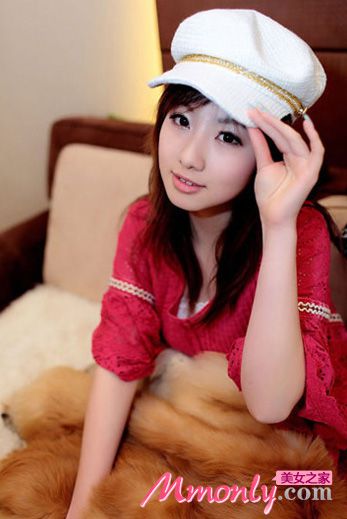 校园萌妹子妩媚女仆装写真