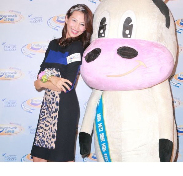 女星蔡少芬甜美笑容高清写真