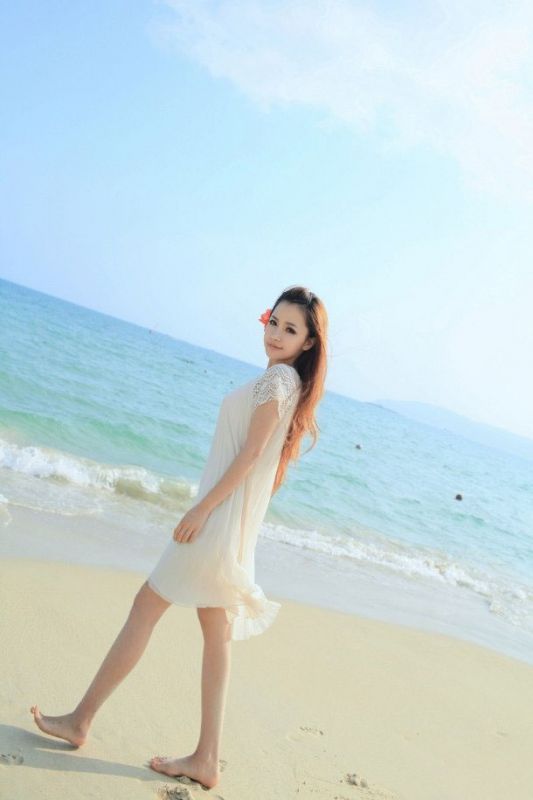清纯美女海边迷人写真集